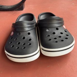 Crocs, black and white, size Junior 3